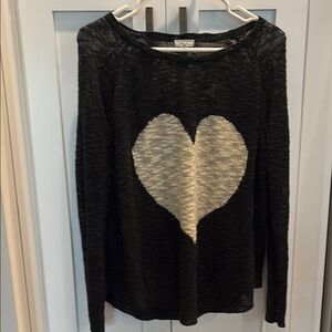 Women’s M/L lightweight crocheted sweater